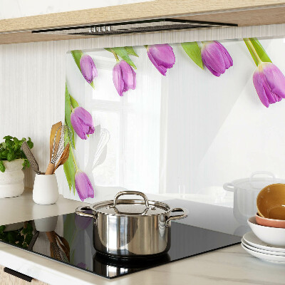 Schneidebrett mit Tulpenmotiv auf weißem Hintergrund