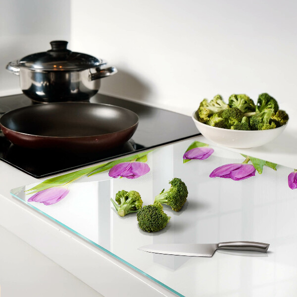 Schneidebrett mit Tulpenmotiv auf weißem Hintergrund