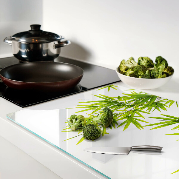 Schneidebrett aus Glas mit Motiv „Bambusblätter vor dem Fenster“