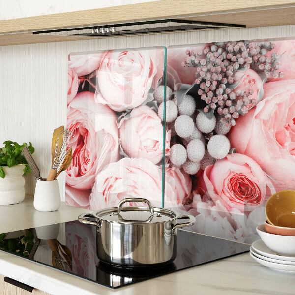 Schneidebrett mit Rosenmuster in Rosatönen