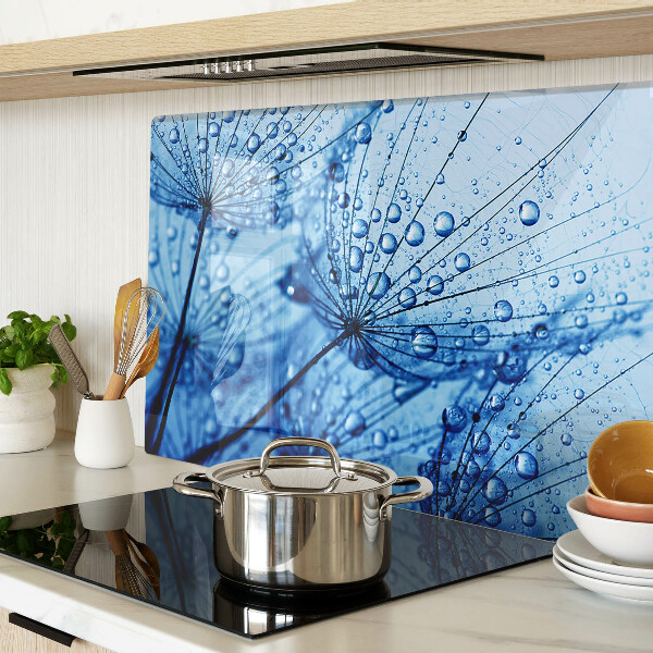 Schneidebrett Blumen mit Wassertropfen