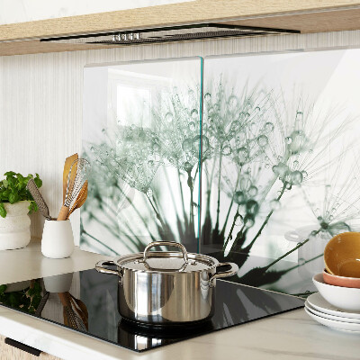 Schneidebrett mit Löwenzahn-Motiv und Wassertropfen