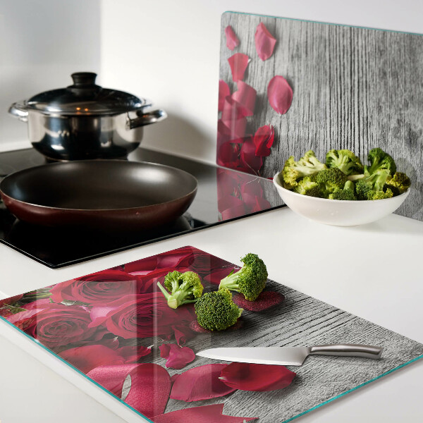 Schneidebrett mit Rosen- und Herzblattmotiv