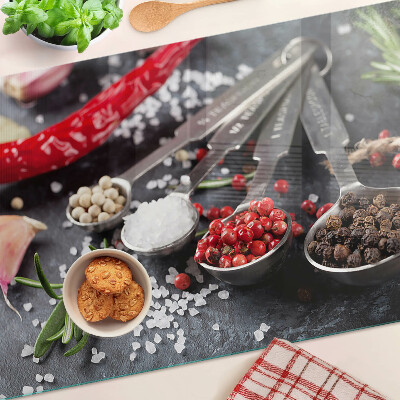 Schneidebrett Gewürze und Kräuter