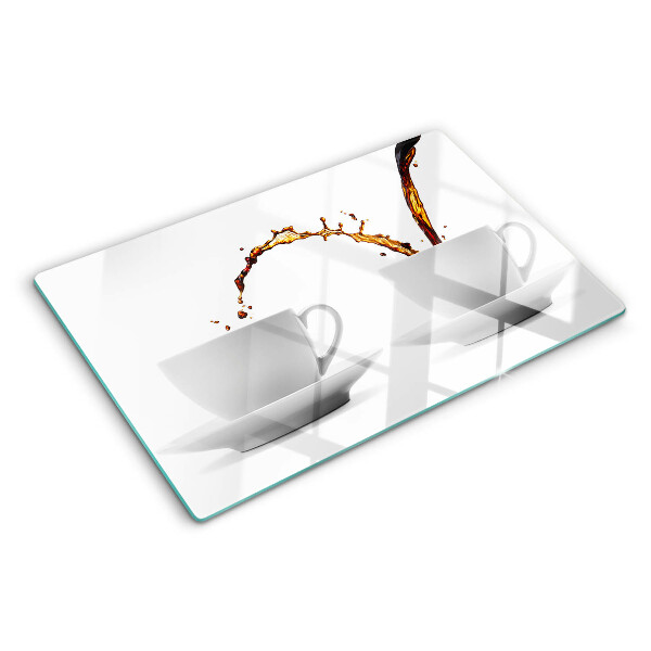 Schneidebrett Kaffee in Tassen