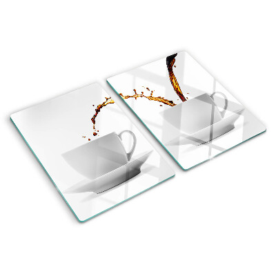 Schneidebrett Kaffee in Tassen