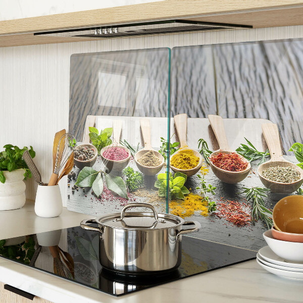 Glas schneidebrett Gewürze und Kräuter