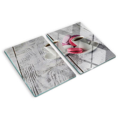 Schneidebrett mit Motiv Kaffee und Macarons auf Holzgrund