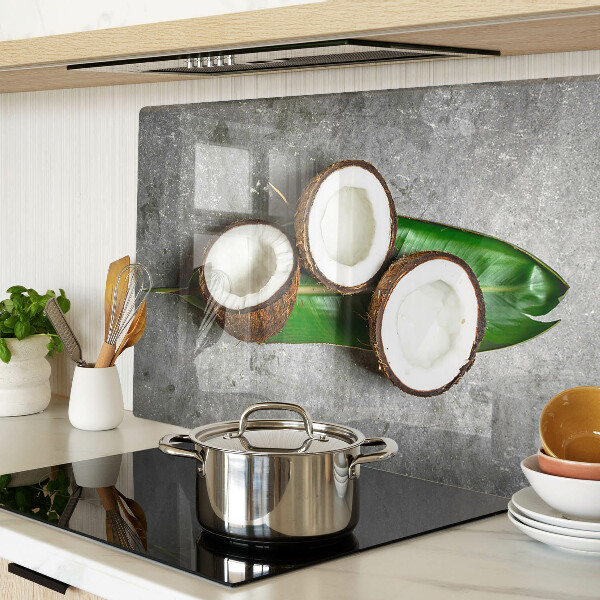 Schneidebrett glas Kokosnuss auf Betongrund