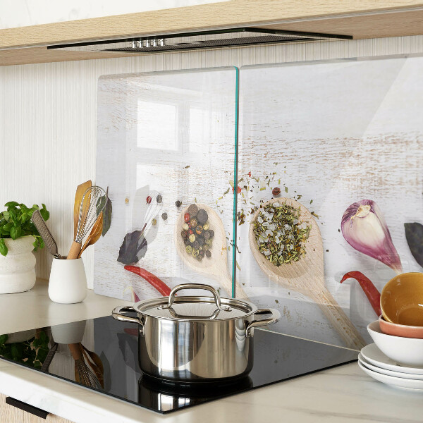 Schneidebrett Gewürze und Kräuter