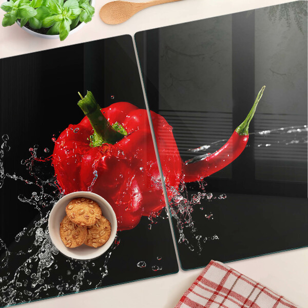 Schneidebrett Rote Paprika in Wasser