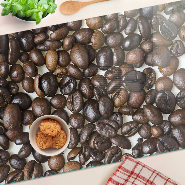 Schneidebrett mit Motiv aus Kaffeebohnen