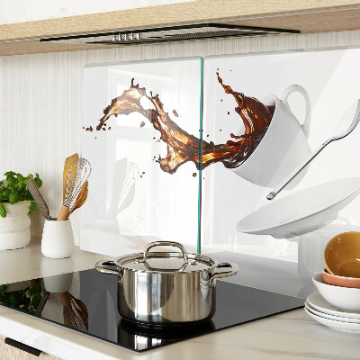 Schneidebrett Glas mit Kaffeefleck und Spritzgetränk