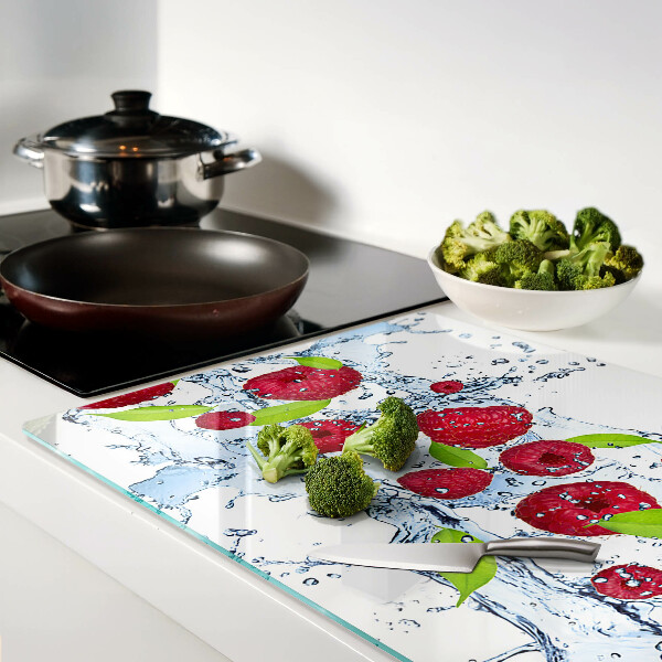 Schneidebrett Früchte im Wasser