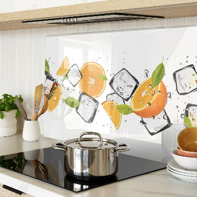 Schneidebrett Zitrusfrüchte mit Eis