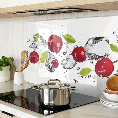 Schneidebrett mit Motiv roter Äpfel und Eiskristallen