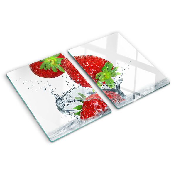 Glas schneidebrett Erdbeeren in Wasser