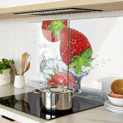 Glas Schneidebrett mit Motiv von Erdbeeren im Wasser