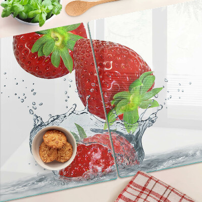 Glas schneidebrett Erdbeeren in Wasser