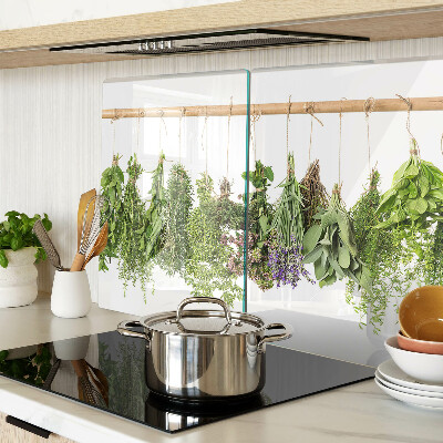 Schneidebrett glas Getrocknete Kräuter an einer Schnur