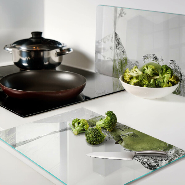 Schneidebrett Grüner Apfel in Wasser