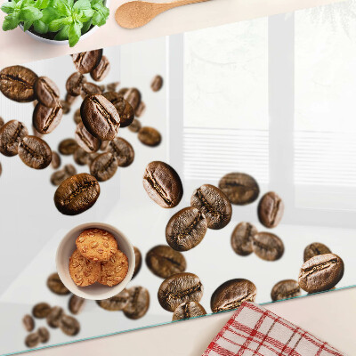 Schneidebrett glas Kaffeebohnen in Bewegung