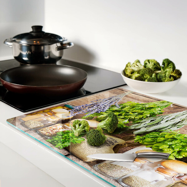 Schneidebrett mit Kräuter- und Gewürzmotiv für die Küche