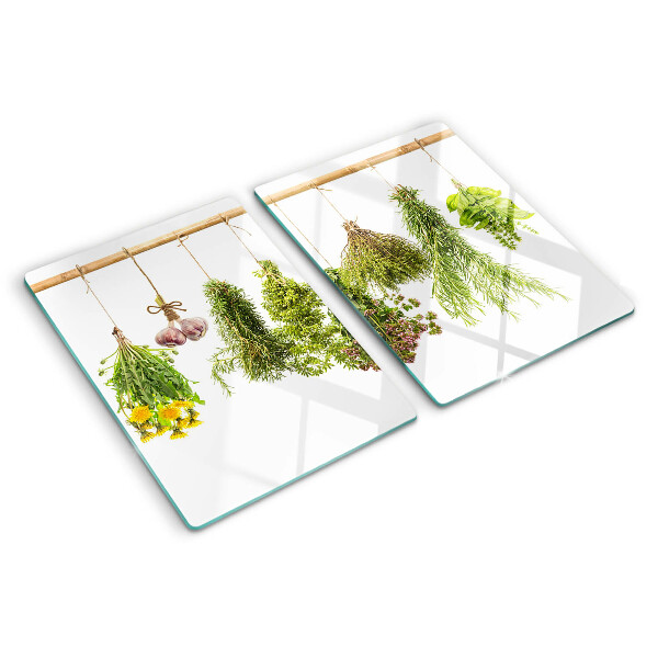Schneidebrett Kräuter in hängenden Bündeln