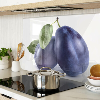 Schneidebrett Pflaumen mit Blättern