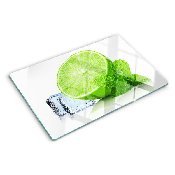 Schneidebrett mit Limetten‑ und Minzenmotiv sowie Eiswürfeln