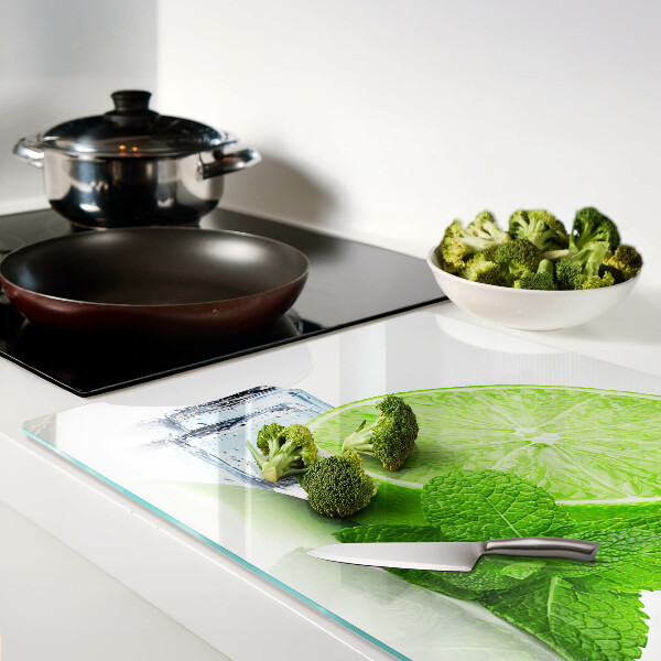 Schneidebrett Limette mit Minze und Eis