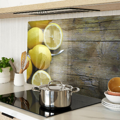 Schneidebrett mit Motiv aus Zitronen auf Holzgrund