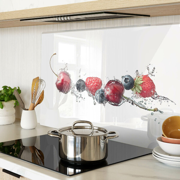 Schneidebrett Früchte im Wasser