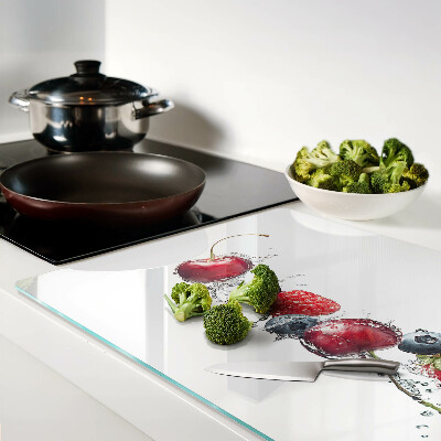 Schneidebrett Früchte im Wasser