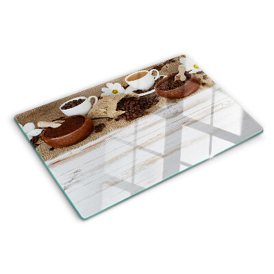 Schneidebrett Kaffee und Kaffeebohnen