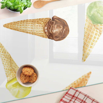 Schneidebrett Eiscreme in einer Waffeltüte