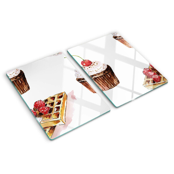 Schneidebrett Waffeln und Cupcakes mit Kirschen