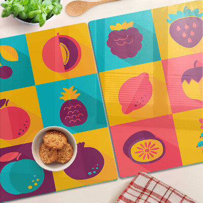 Schneidebrett mit Fruchtmotiv aus bunten Quadraten