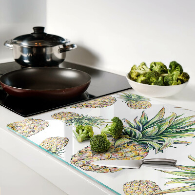 Schneidebrett glas Ananas auf weißem Hintergrund