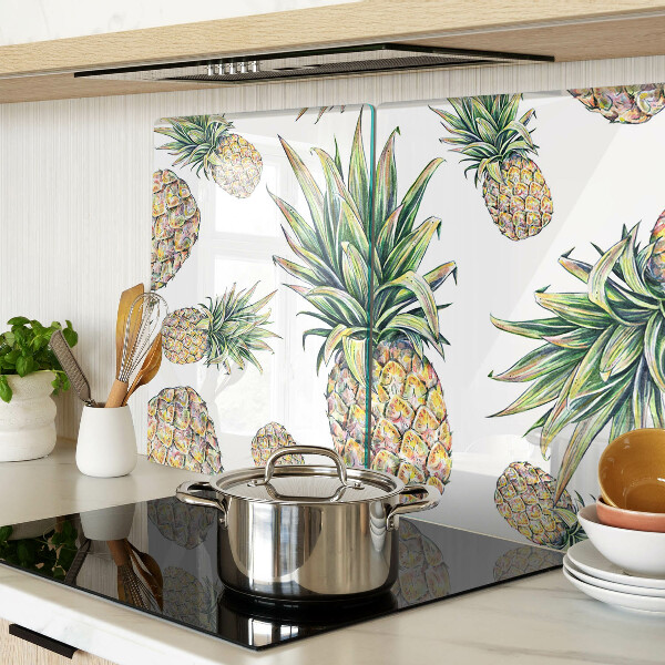Schneidebrett Glas mit Motiv einer Ananas vor weißem Hintergrund