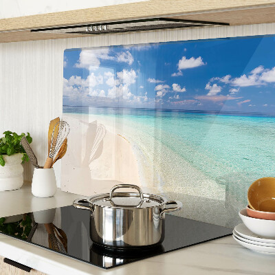 Glas schneidebrett Strand mit blauem Himmel