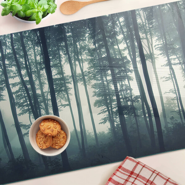 Schneidebrett mit Motiv 'Wald im Nebel'