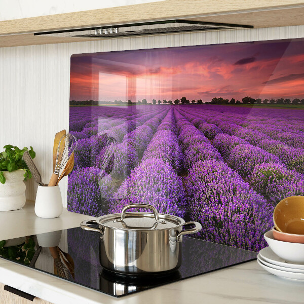 Schneidebrett mit Motiv eines Lavendelfelds bei Sonnenuntergang