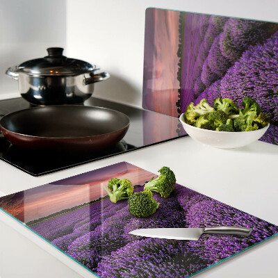 Schneidebrett Lavendelfeld bei Sonnenuntergang