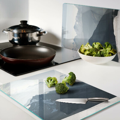 Glas schneidebrett Berglandschaft in den Wolken