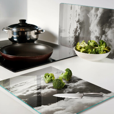 Glas schneidebrett Wolken in Grautönen