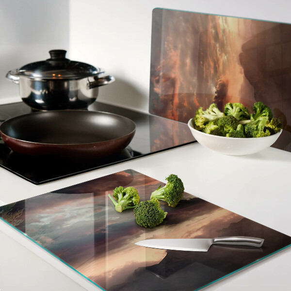 Schneidebrett Sonnenuntergang über den Bergen