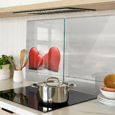 Schneidebrett Rote Herzen auf Holzgrund