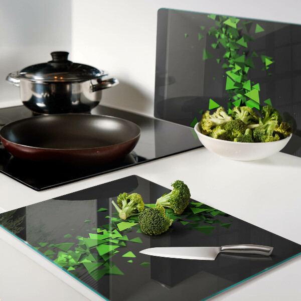 Schneidebrett Grüne Dreiecke auf schwarzem Hintergrund