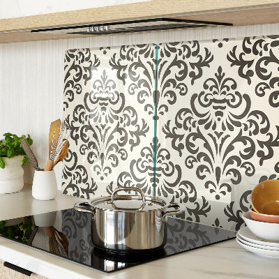 Schneidebrett mit Pflanzenmuster im Barockstil